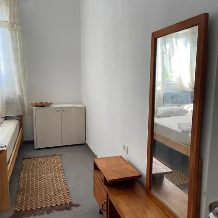 Hostel Elena