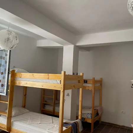 بيت شباب Elena بيرات