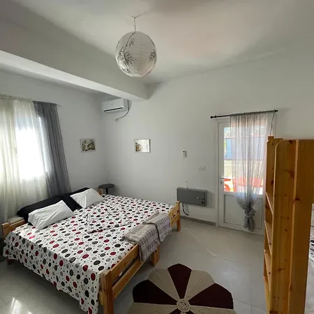 Hostel Elena *
