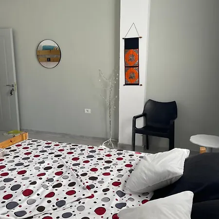 Elena بيت شباب بيرات